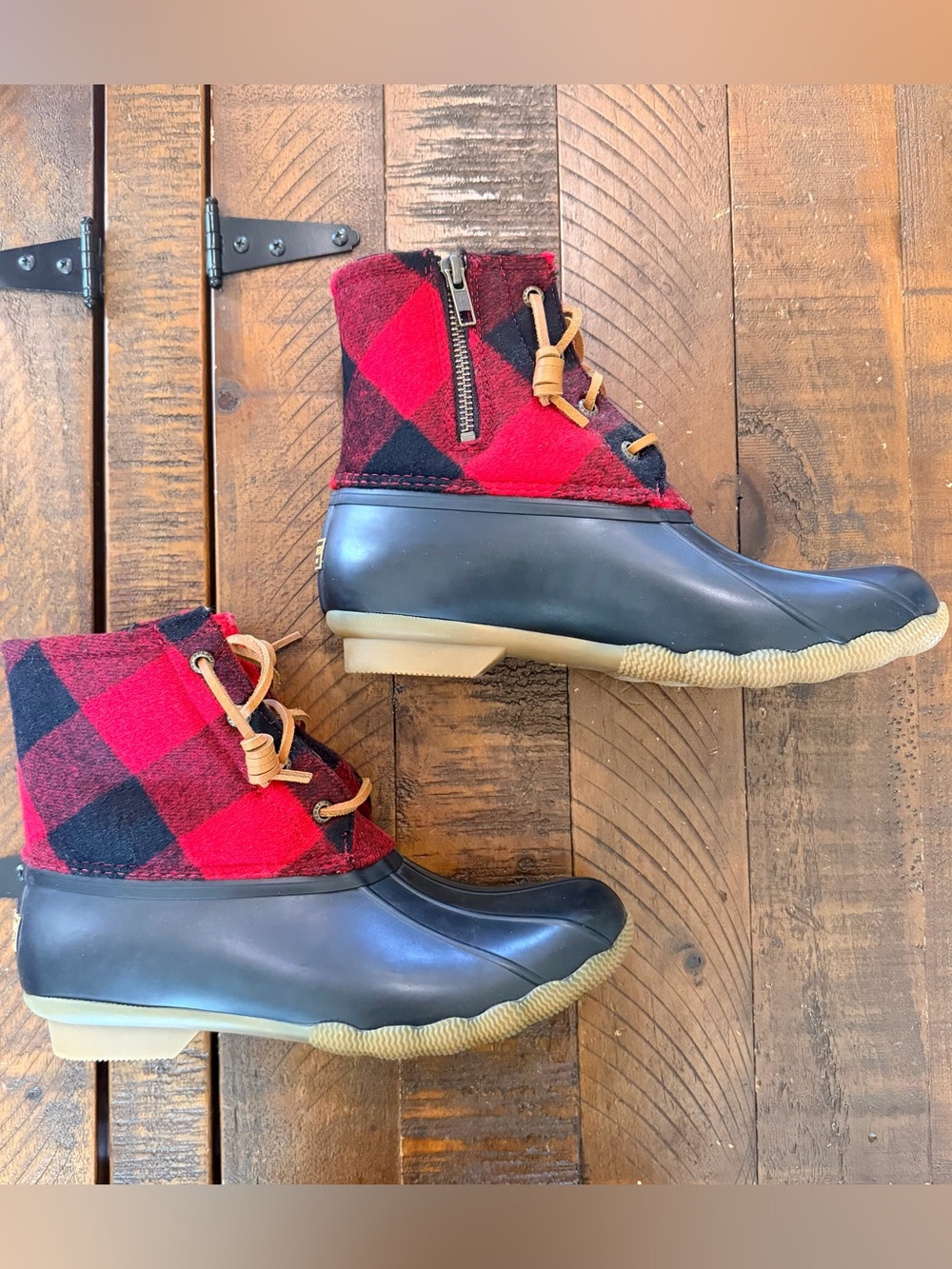 Sperry Red & Black Plaid Duck Boots Womens 8